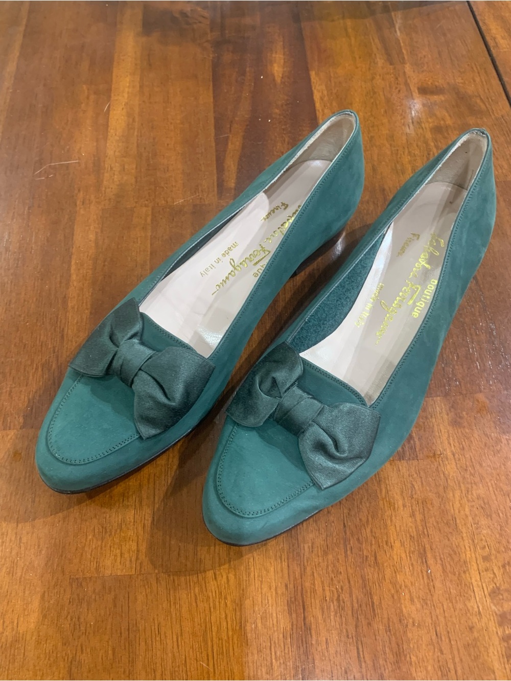Salvatore Ferragamo Women’s Size 7 B Suede Flat .5” Heel Deep Green Satin Bow - Picture 3 of 15